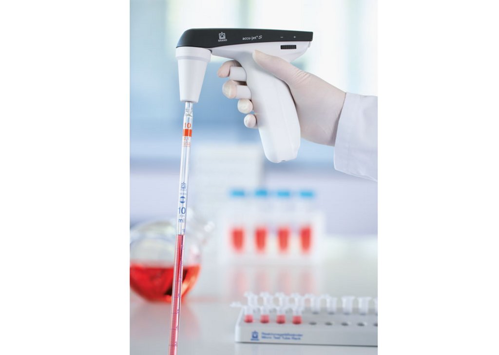 accujet pipetting aid